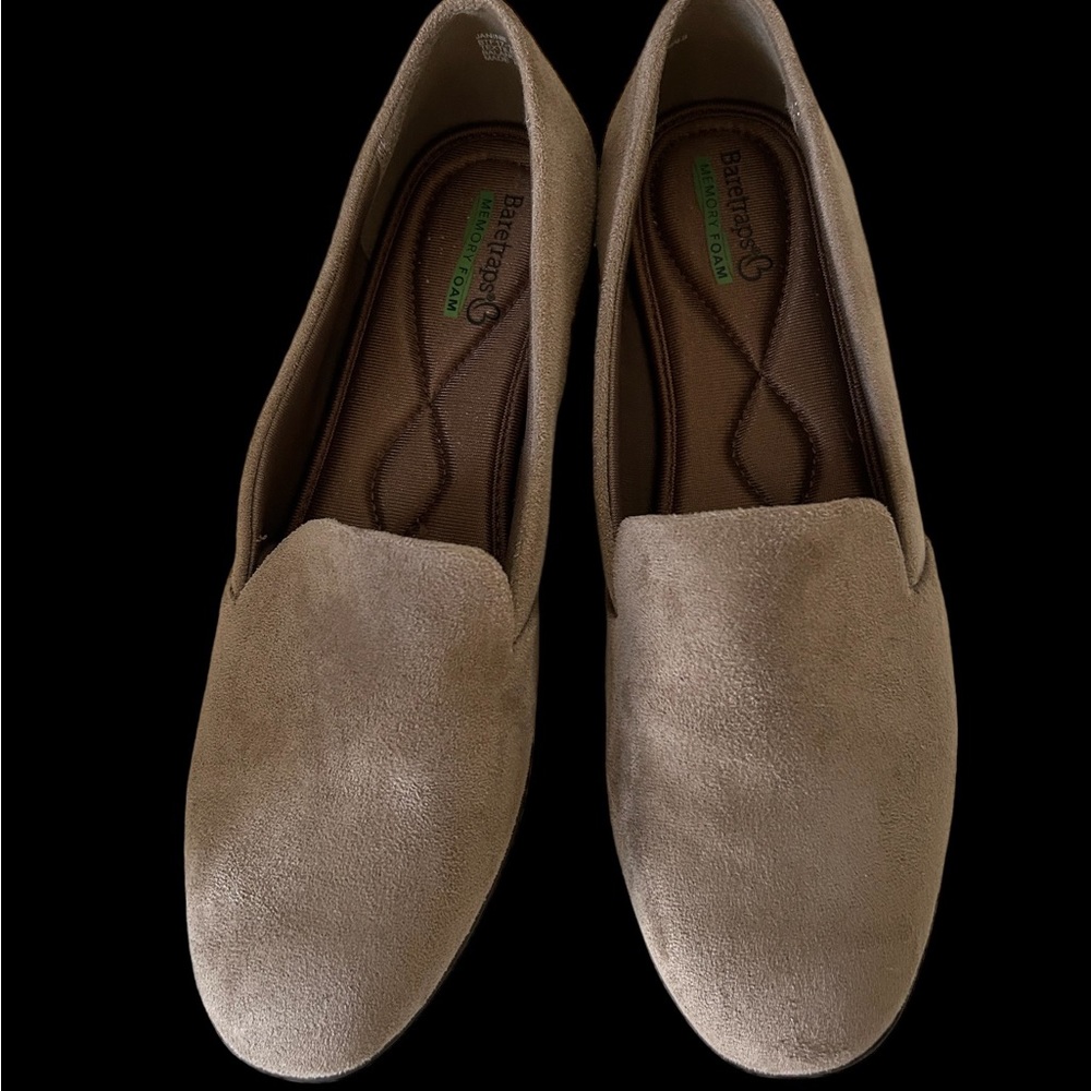 Suede flats by Baretraps. Size 10. Comfy!